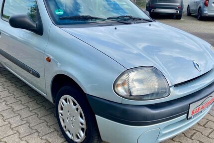 Renault Clio 175.240 km 900 &euro; Moers 47445