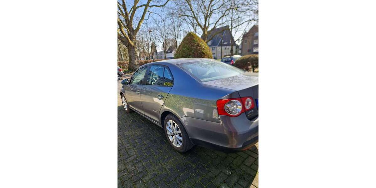 VW Jetta 127.600 km 4.885 &euro; Recklinghausen 45657