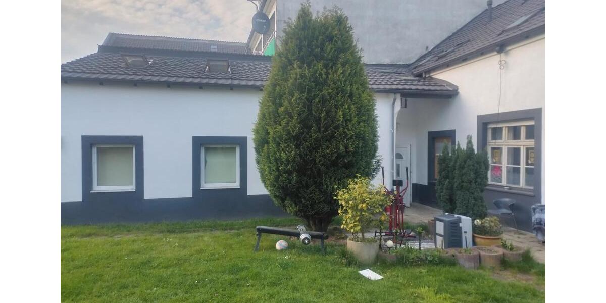 Reihenhaus Krefeld Dießem - 8 Zimmer, 160 m&sup2;, 1.180.000&euro; | Angebot:26183409