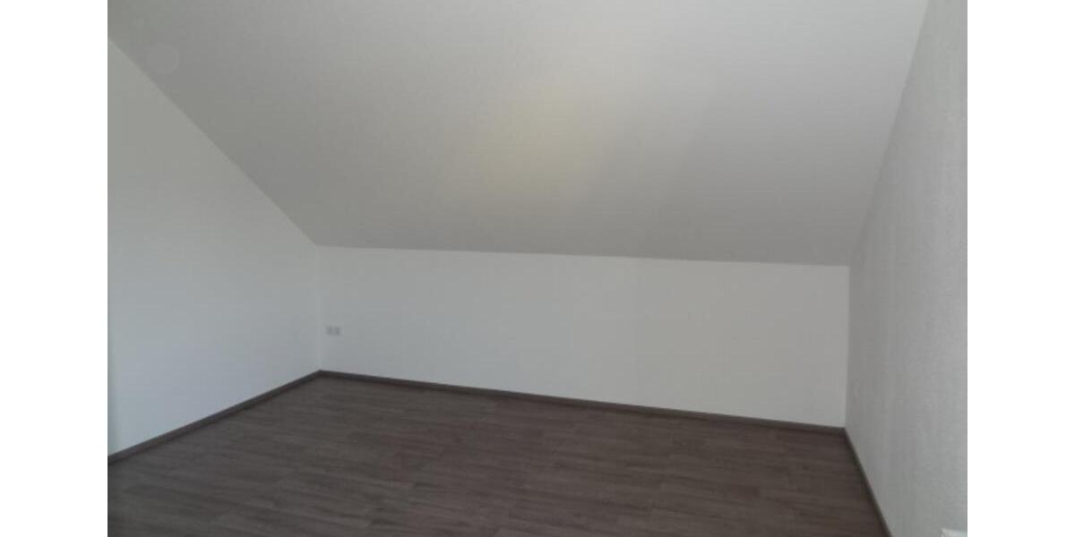Dachgeschoßwohnung Gelsenkirchen Erle - 2.5 Zimmer, 50 m&sup2;, 400&euro; | Angebot:25272374