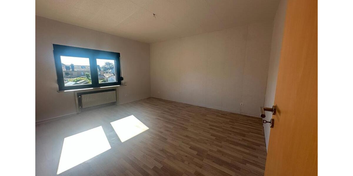 Einfamilienhaus Duisburg Walsum - 7 Zimmer, 150 m&sup2;, 390.000&euro; | Angebot:27146197