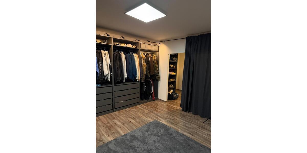 Etagenwohnung Düsseldorf Oberbilk - 3 Zimmer, 94 m&sup2;, 1.278&euro; | Angebot:26385455