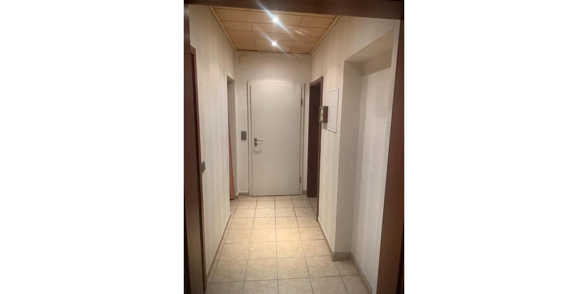 Helle Zweieinhalbzimmer-Wohnung im 1. OG mit 64 m2 2 zimmer