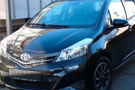 Toyota Yaris 140.000 km 4.940 &euro; Düsseldorf 40468