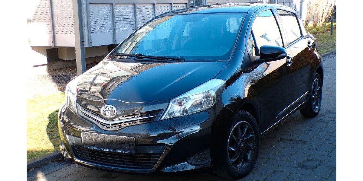 Toyota Yaris 140.000 km 4.940 &euro; Düsseldorf 40468