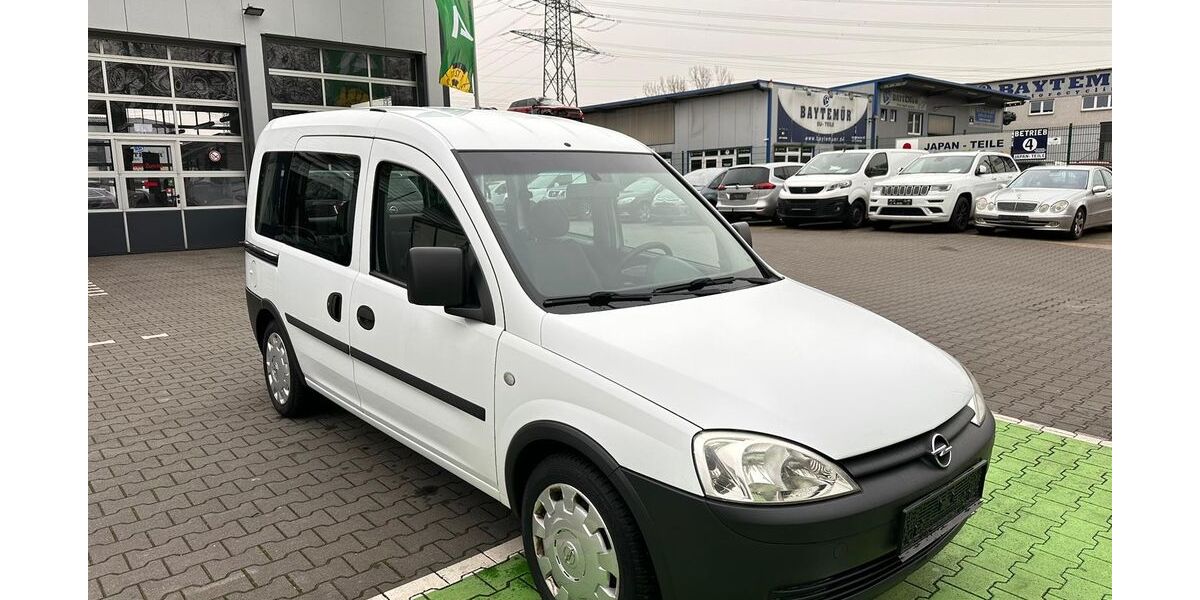 Opel Combo 89.000 km 2.890 &euro; Bottrop 46238