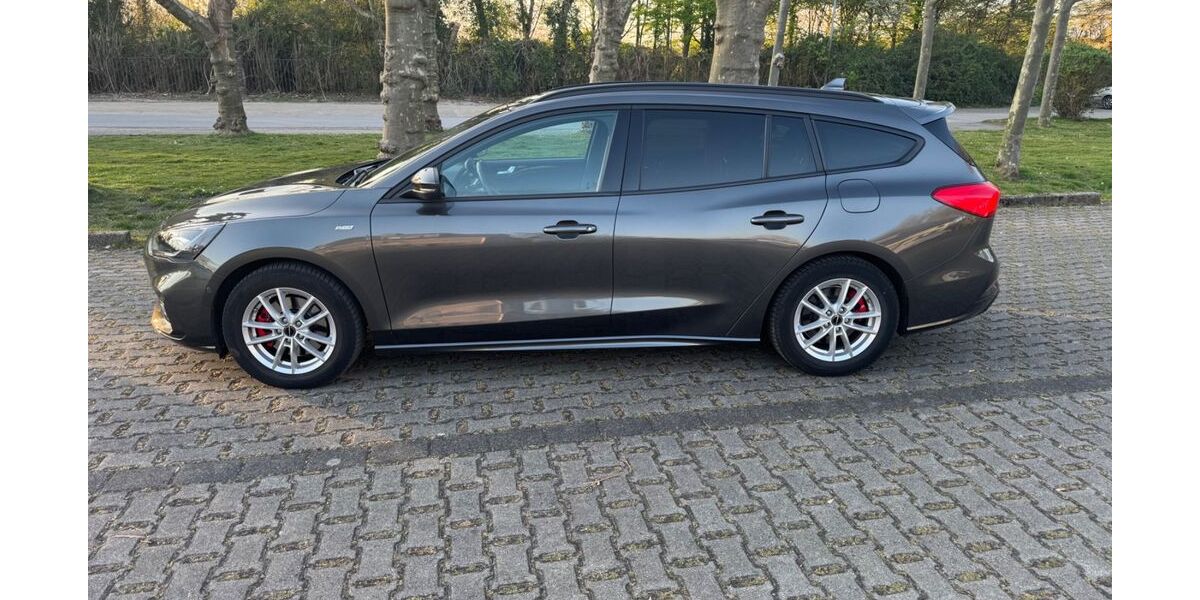Ford Focus 63.000 km 17.500 &euro; Oberhausen 46119