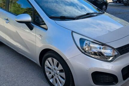 Kia Rio 109.800 km 4.490 &euro; Ratingen 40882