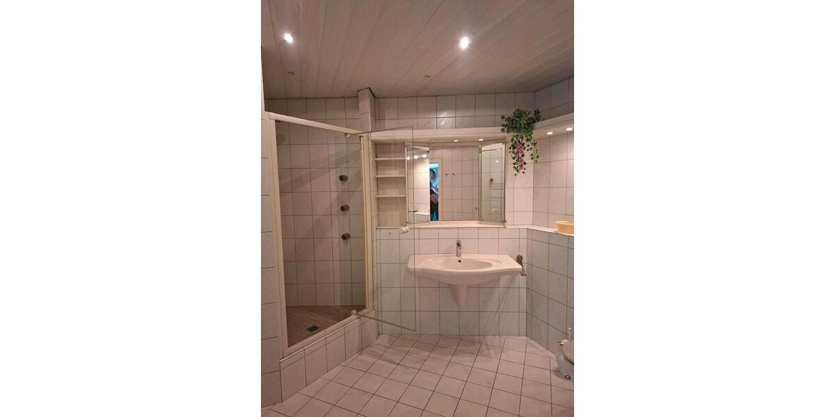 Etagenwohnung Mülheim an der Ruhr Broich - 4 Zimmer, 130 m&sup2;, 350.000&euro; | Angebot:27168192
