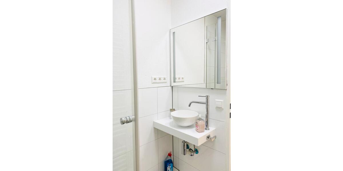 Apartment 25 qm auf EG möbliert nähe Bahnhof in 40476 Düsseldorf 1 zimmer