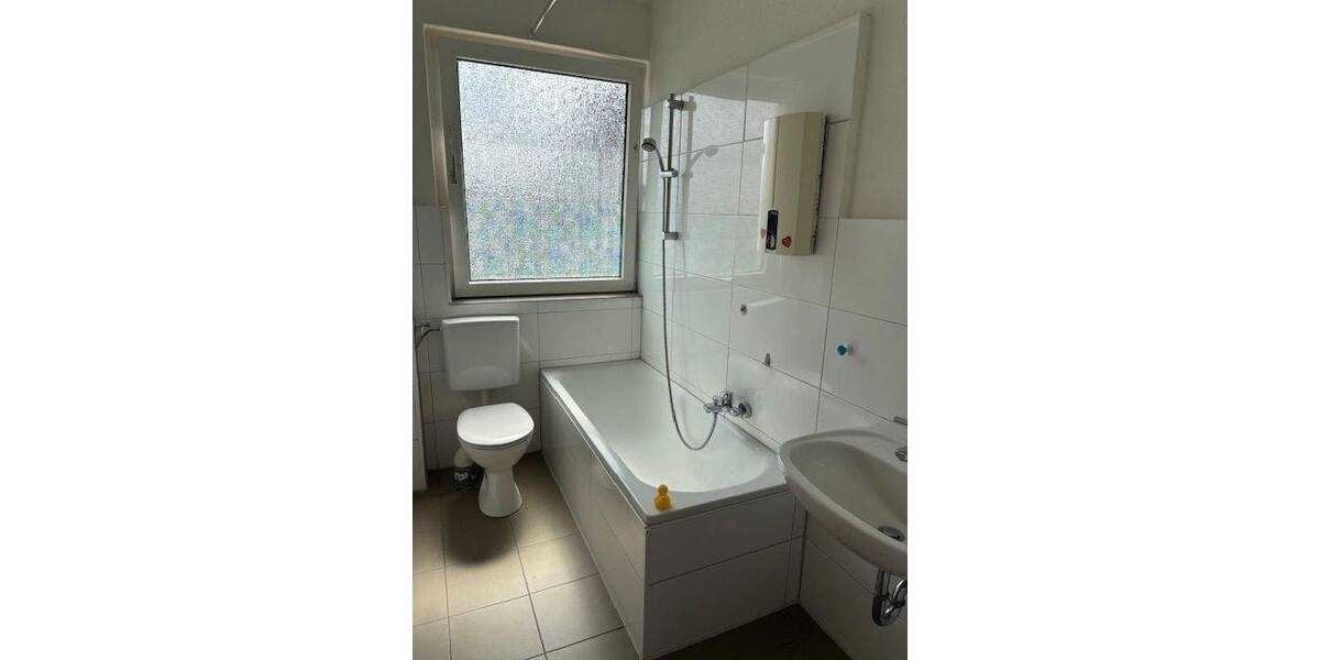 Hell - Gepflegt - 3 Räume - Küche - Diele - Wannenbad mit Fenster - ruhige Lage 3 zimmer