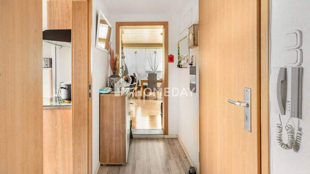 Charmante Dachgeschosswohnung mit 4 Zimmern, Innenhof und Stellplatz 4 zimmer