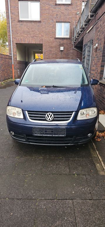 VW Touran 270.594 km 1.700 € Dinslaken 46537