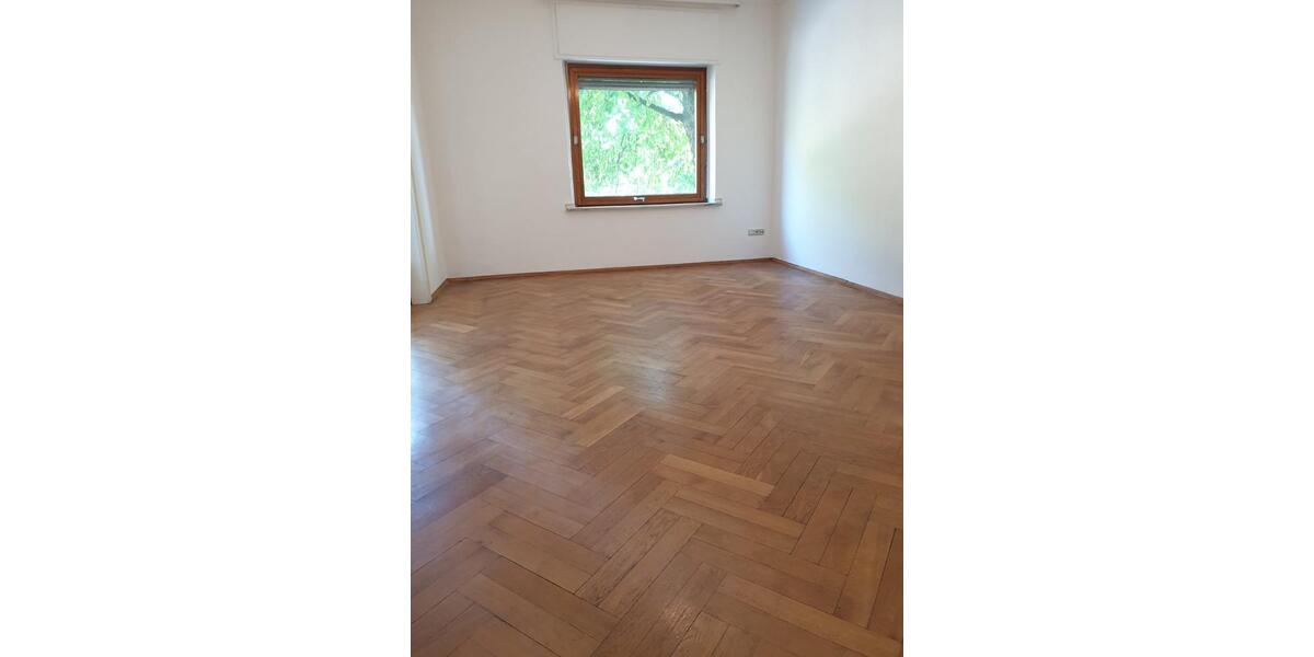 Etagenwohnung Duisburg Mittelmeiderich - 5 Zimmer, 159 m&sup2;, 1.110&euro; | Angebot:25163793