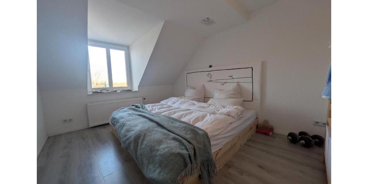 Dachgeschoßwohnung Bochum Günnigfeld - 4 Zimmer, 110 m&sup2;, 1.175&euro; | Angebot:26488136