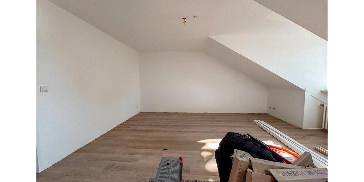 Dachgeschoßwohnung Düsseldorf Stadtbezirk 5 - 3 Zimmer, 67 m&sup2;, 1.200&euro; | Angebot:26335922