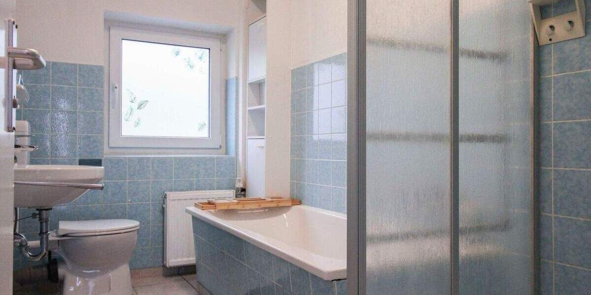 Schönes Bauernhaus mit großem Garten in top Lage von Menzelen-West 8 zimmer