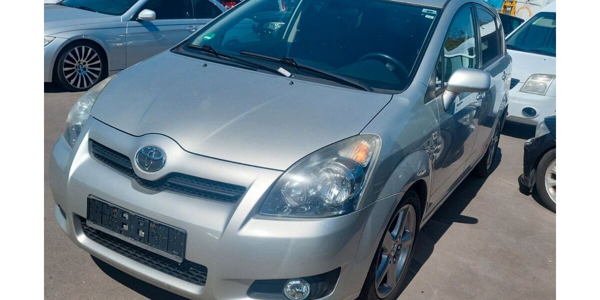 Toyota Corolla Verso 219.000 km 2.999 &euro; Moers 47441