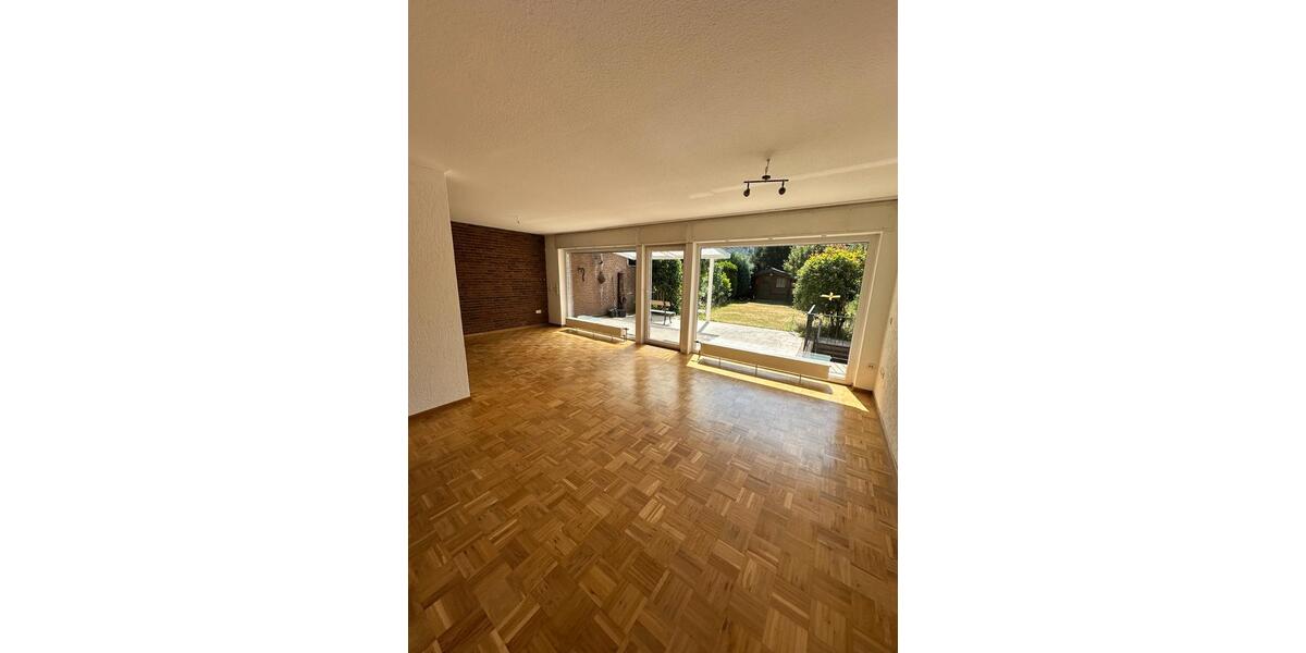 Reihenhaus Meerbusch Kierst - 5.5 Zimmer, 135 m&sup2;, 1.749&euro; | Angebot:26020623