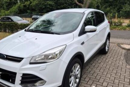 Ford Kuga 144.000 km 10.999 &euro; Duisburg 47051