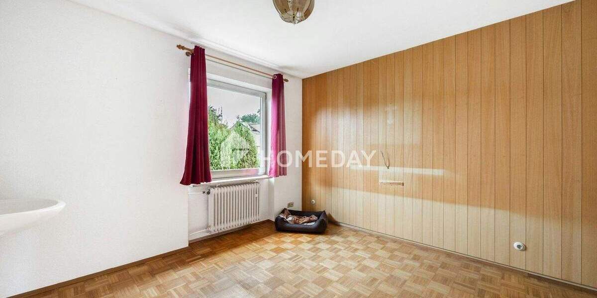 Haus in Dornröschenschlaf! Reihenhaus mit Süd-Terrasse, Garten & Platz für die Familie 4 zimmer