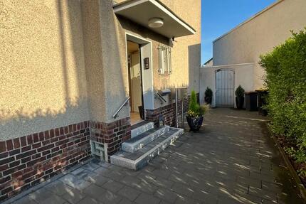 3 Familienhaus mit 2 Stellplätzen 12 zimmer