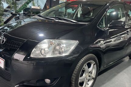 Toyota Auris 99.000 km 5.490 &euro; Rheinberg 47495