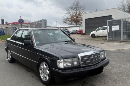 Mercedes-Benz 190 211.000 km 3.899 &euro; Essen 45143