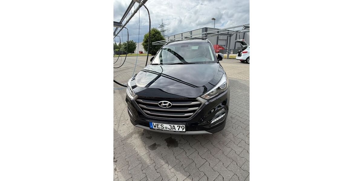 Hyundai TUCSON 122.000 km 15.000 &euro; Voerde 46562