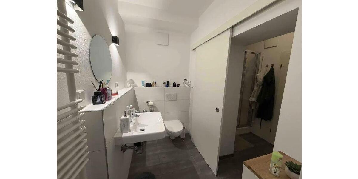 Etagenwohnung Düsseldorf Stadtmitte - 2 Zimmer, 71 m&sup2;, 1.175&euro; | Angebot:26236673