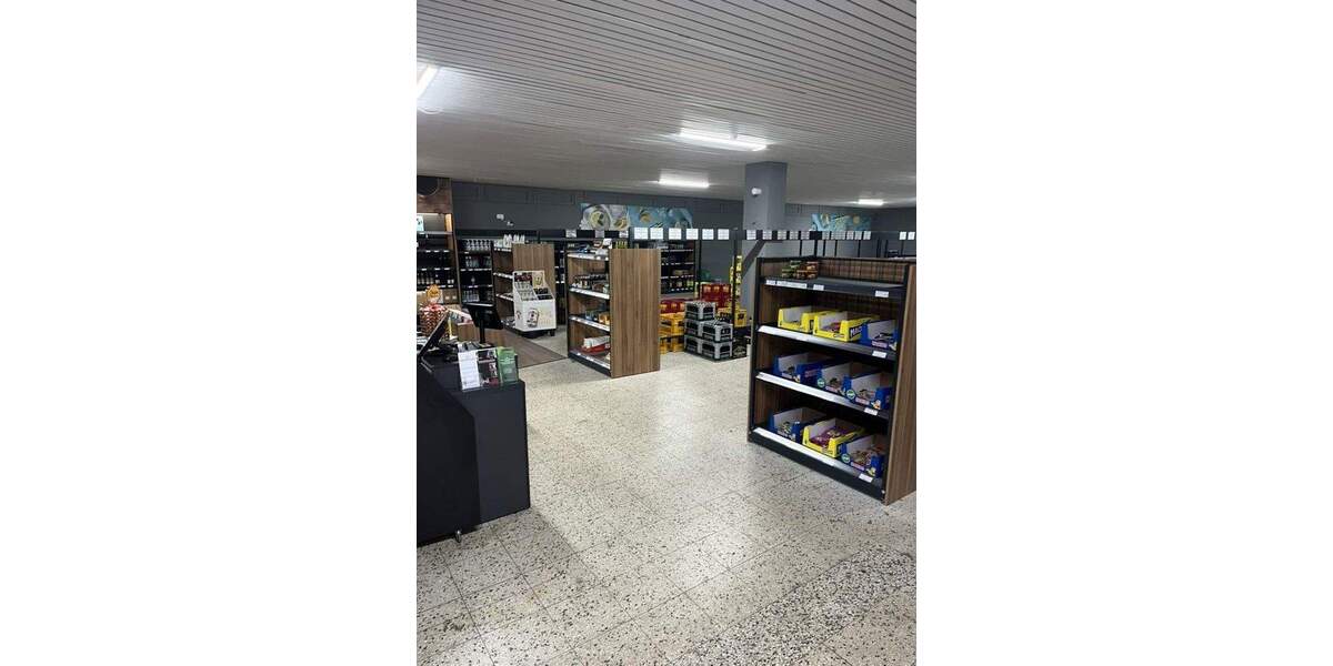 Sehr gepflegtes Ladenlokal in unmittelbarer Nähe zu Aldi zimmer