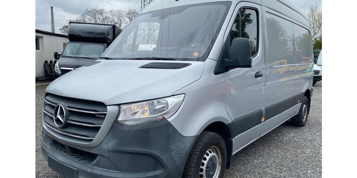 Mercedes-Benz Sprinter 128.000 km 17.900 &euro; Essen 45309