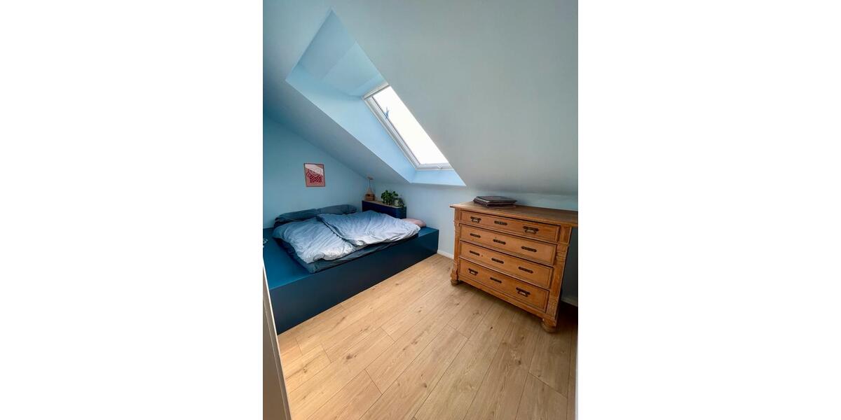 Dachgeschoßwohnung Krefeld Gellep-Stratum - 2.5 Zimmer, 60 m&sup2;, 178.000&euro; | Angebot:27197687