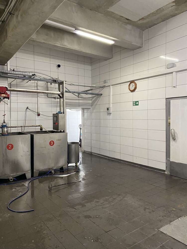 Halle in Oberhausen 2.450 € 308 m²