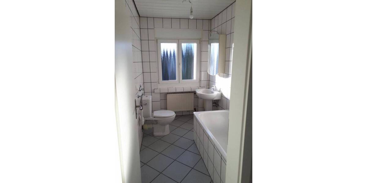 renoviert: gut aufgeteilte 2,5 Zi. Wohnung 2 zimmer