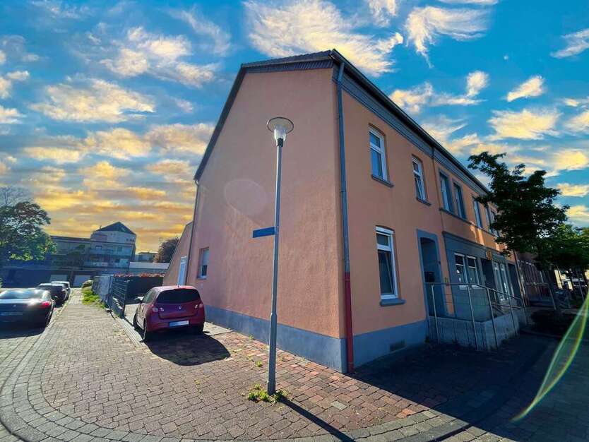 Wohnung zum Mieten in Neukirchen-Vluyn 1.450 € 145 m²