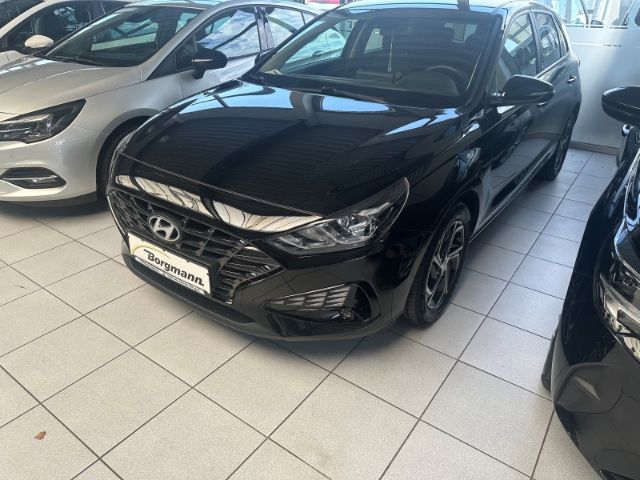 i30