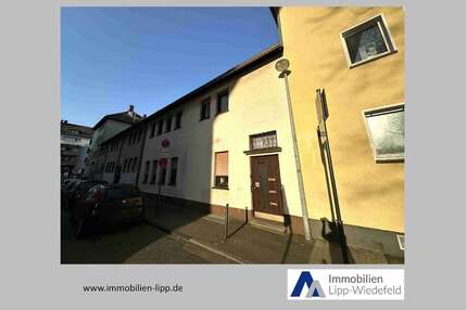 Haus zum Kaufen in Krefeld 275.000 € 206 m²