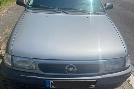 Opel Astra 81.000 km 2.500 &euro; Meerbusch 40670