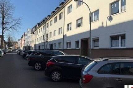 MFH in Düsseldorf-Eller! Entwicklungspotenzial für Anleger!! VOLLVERMIETET! 1 zimmer