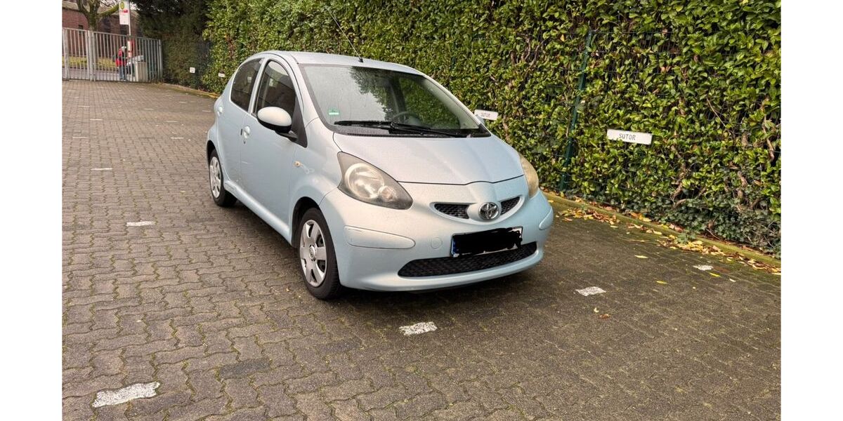 Toyota Aygo (X) 149.100 km 3.990 &euro; Düsseldorf 40239