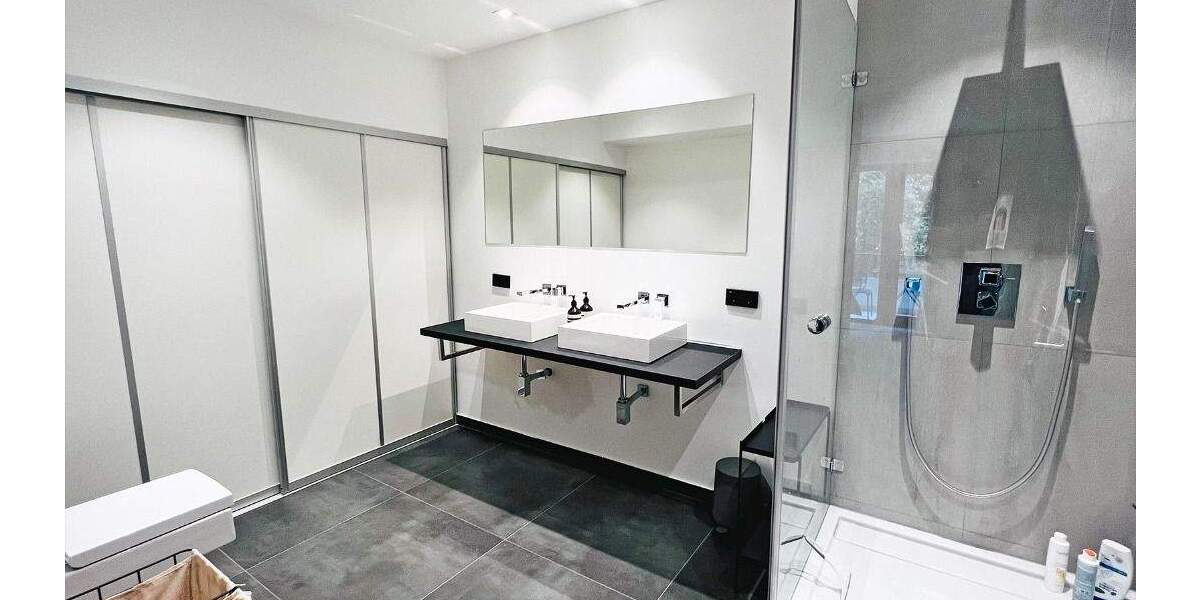 Luxuriös möblierte 2-Zimmer-Wohnung mit großem Balkon im begehrten Oberkassel 2 zimmer