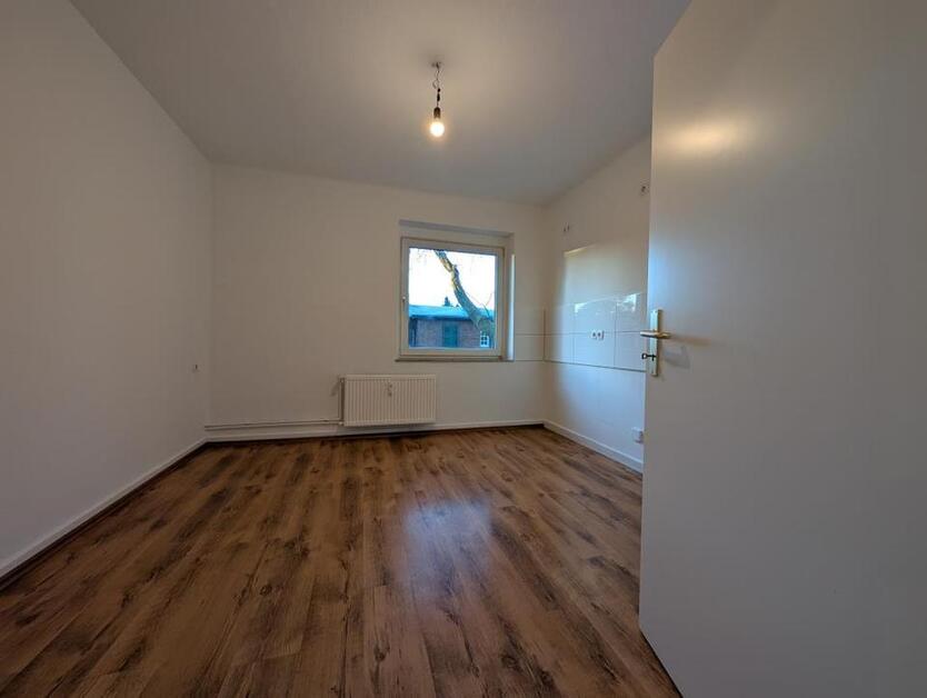 ~ Frisch renoviert mit modernem Bad und Küche ~ zimmer