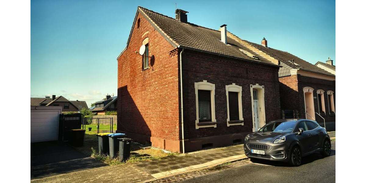 Einfamilienhaus Moers Hochstraß - 4 Zimmer, 111 m&sup2;, 250.000&euro; | Angebot:27077954