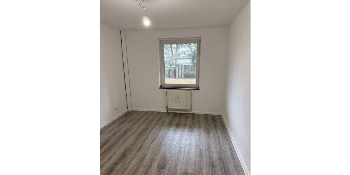 Etagenwohnung Düsseldorf Rath - 3 Zimmer, 64 m&sup2;, 790&euro; | Angebot:25683581