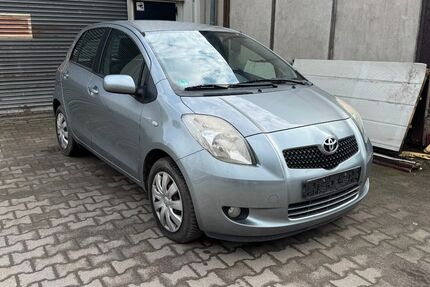 Toyota Yaris 242.360 km 2.900 &euro; Gladbeck 45966