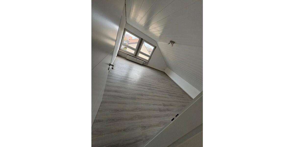 Dachgeschoßwohnung Moers Rheinkamp - 2 Zimmer, 60 m&sup2;, 480&euro; | Angebot:25421919