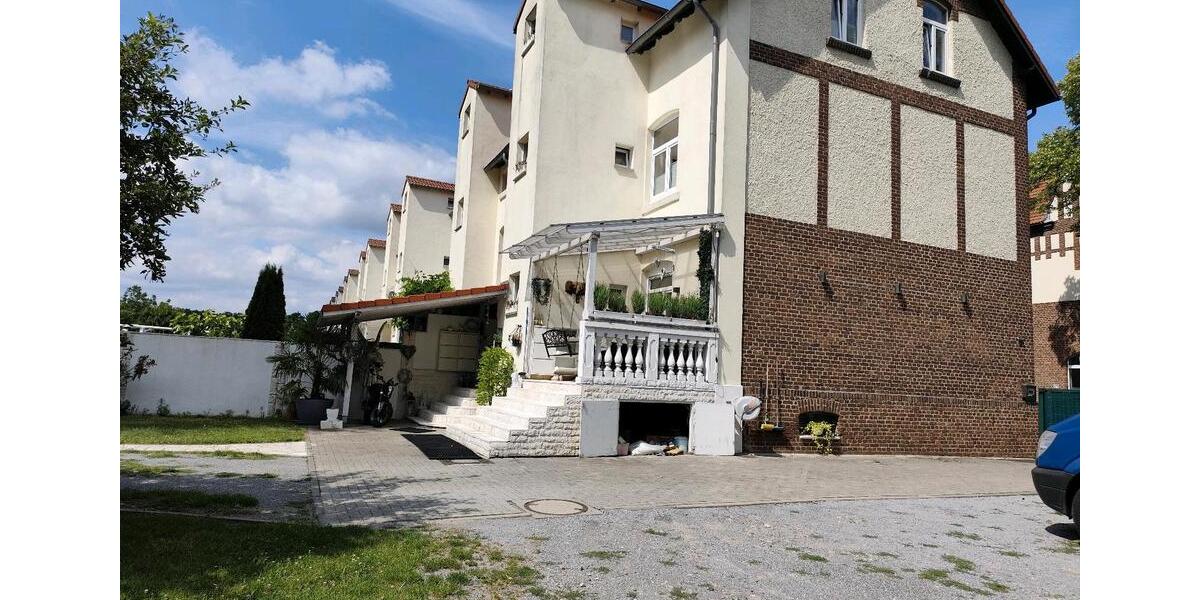 VON PRIVAT Charmante Doppelhaushälfte mit großem Potenzial 6 zimmer