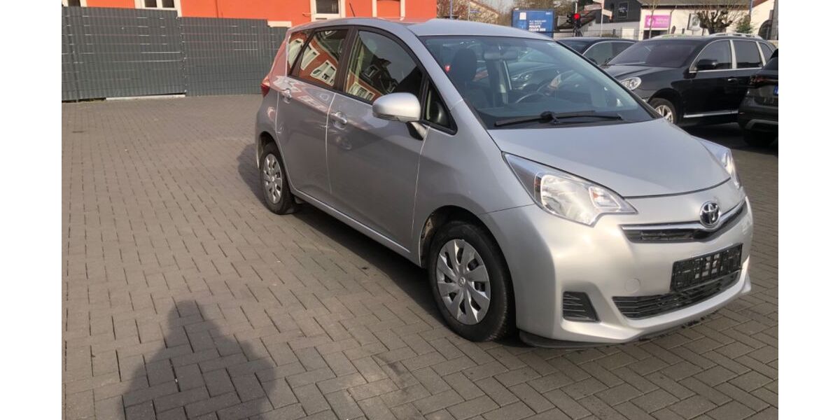 Toyota Verso-S 46.600 km 6.899 &euro; Meerbusch 40667