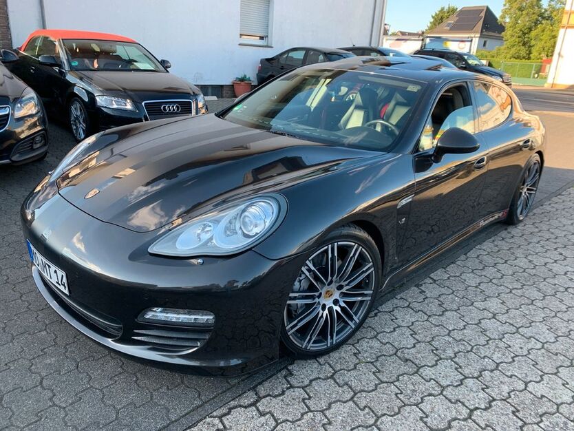 Porsche Panamera 276.000 km 20.700 € Moers 47443